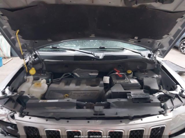 1C4NJDBB1GD662956 Jeep 2016