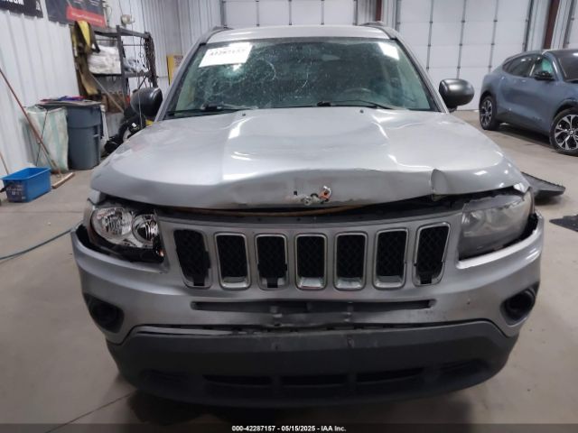 1C4NJDBB1GD662956 Jeep 2016