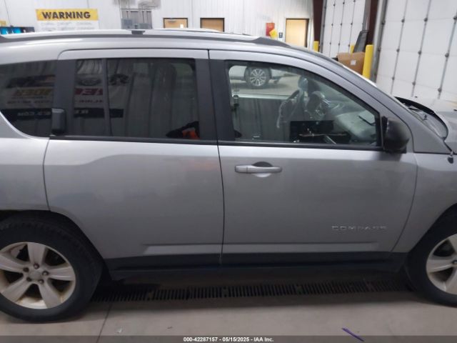 1C4NJDBB1GD662956 Jeep 2016