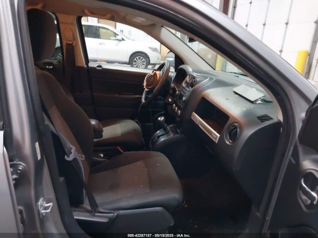1C4NJDBB1GD662956 Jeep 2016
