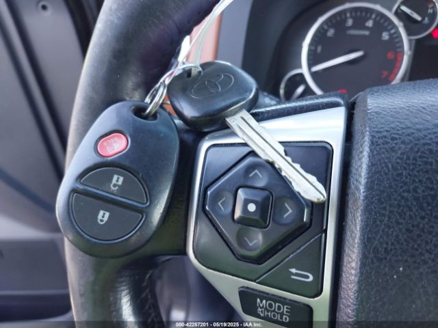 5TFAY5F17GX516044 Toyota Tundra 1794 5.7l V8