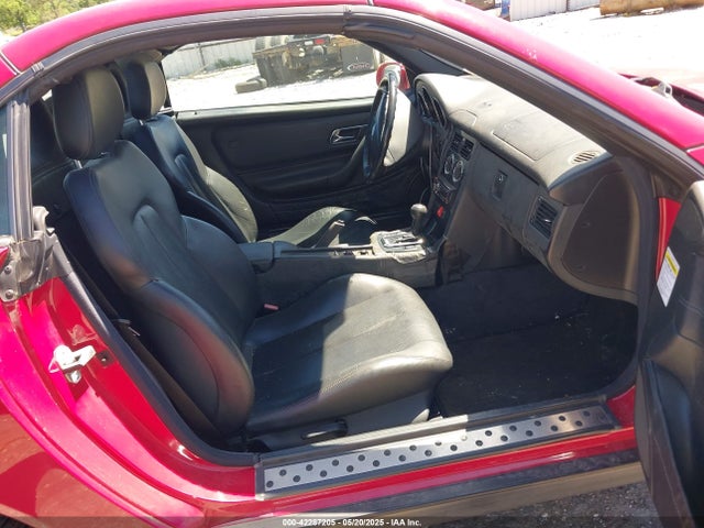 Продажа на аукционе авто 1998 Mercedes-benz Slk 230, vin: WDBKK47F7WF029925, номер лота: 42287205