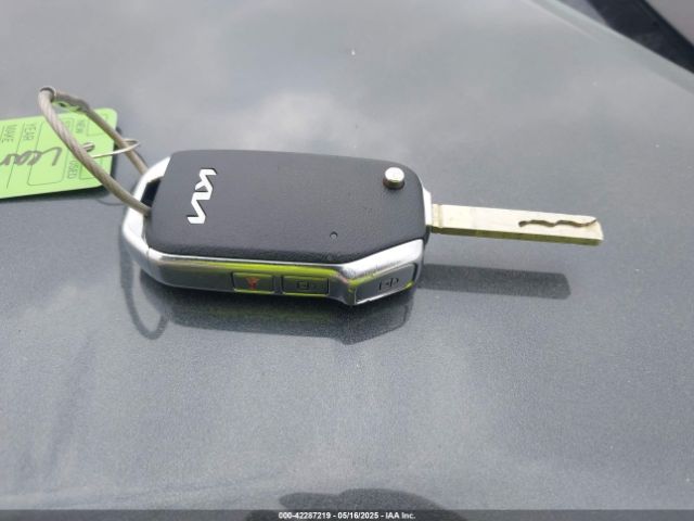 KNDJ23AU2R7898770 KIA SOUL LX