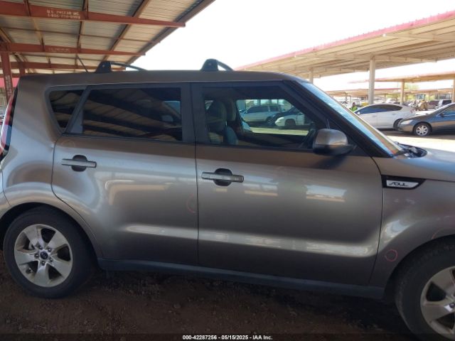 KNDJN2A27J7589607 KIA Soul