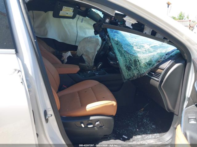 2019 CADILLAC XT4 1GYFZDR46KF228494 Photo 4