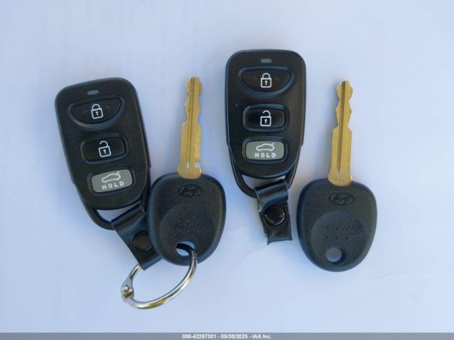 KMHD74LFXLU027803 Hyundai ELANTRA SE