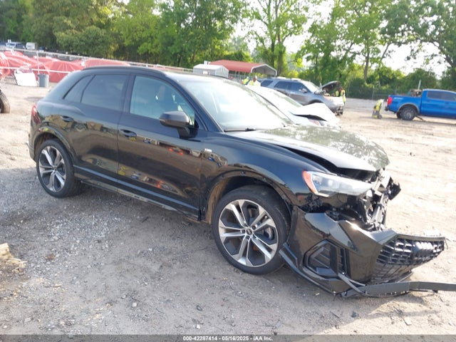 2021 AUDI Q3 WA1DECF3XM1147085 Photo 0