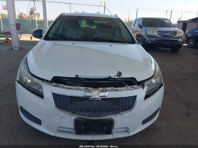 1G1PA5SG7E7119819 Chevrolet Cruze Ls Auto