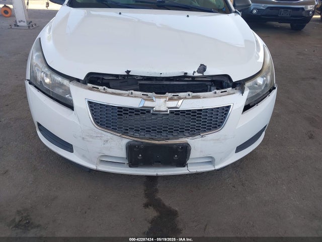 1G1PA5SG7E7119819 Chevrolet Cruze Ls Auto