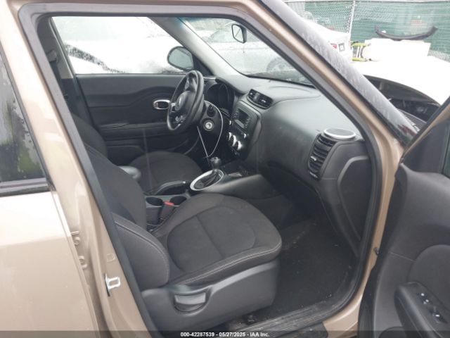 KNDJN2A21F7213895 KIA Soul