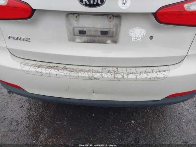 KNAFK4A64E5174188 KIA FORTE LX