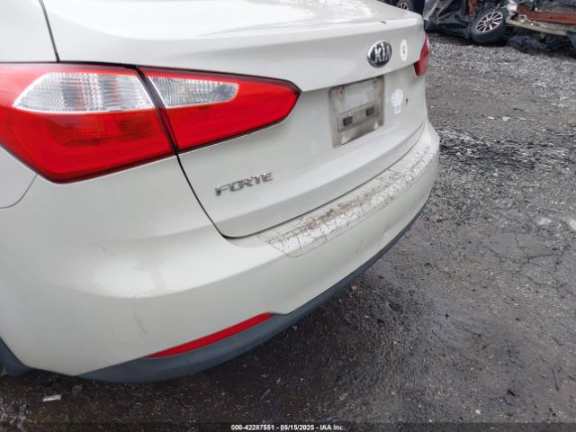 KNAFK4A64E5174188 KIA FORTE LX