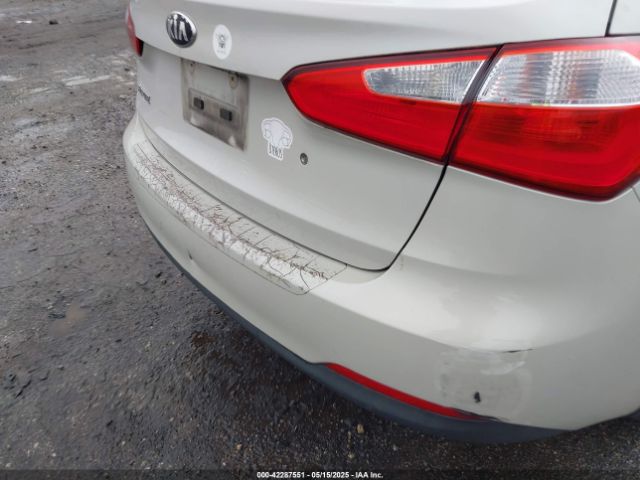 KNAFK4A64E5174188 KIA FORTE LX
