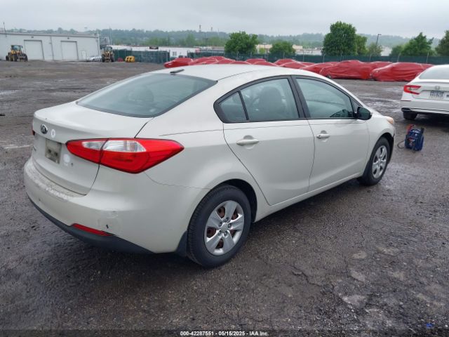 KNAFK4A64E5174188 KIA FORTE LX