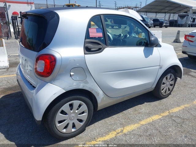 Smart Fortwo 2016 WMEFJ5DA3GK143211 Image 4