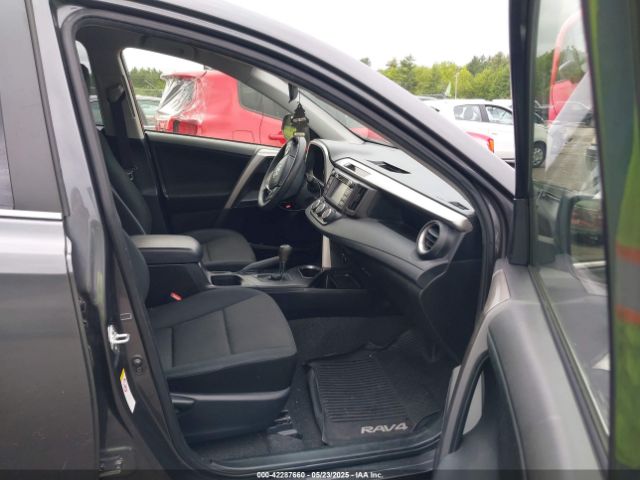 JTMBFREV0JJ734083 Toyota RAV4 LE