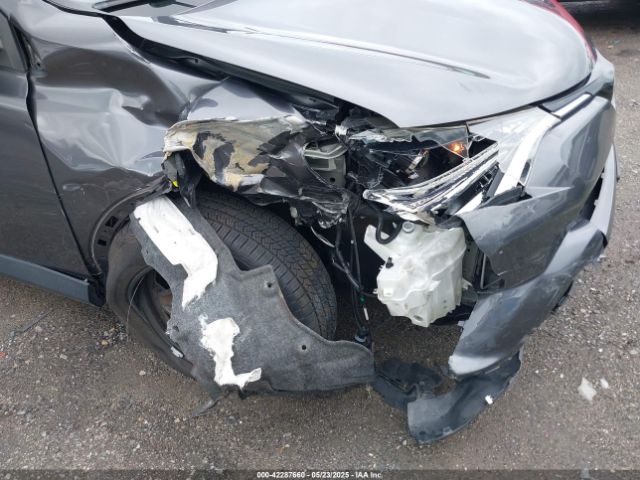 JTMBFREV0JJ734083 Toyota RAV4 LE