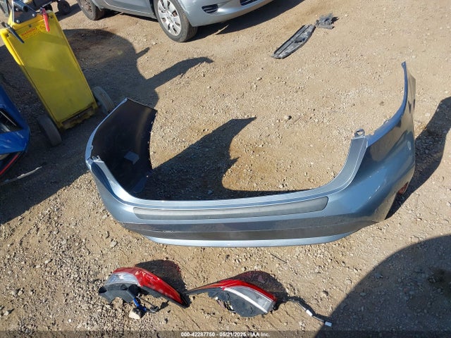 5YFEPRAE3LP139033 Toyota COROLLA LE