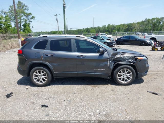 1C4PJLCS4GW233994 Jeep Cherokee Latitude