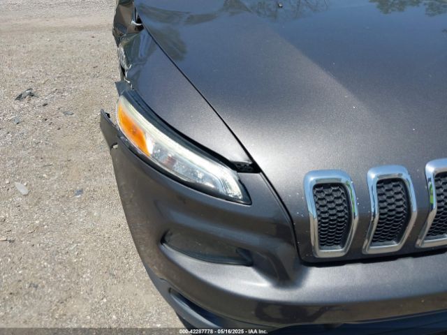 1C4PJLCS4GW233994 Jeep Cherokee Latitude