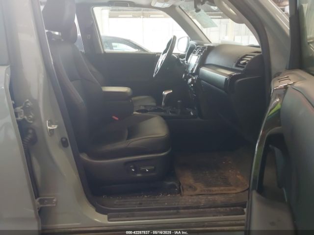 2023 TOYOTA 4RUNNER JTERU5JR5P6200817 Photo 4