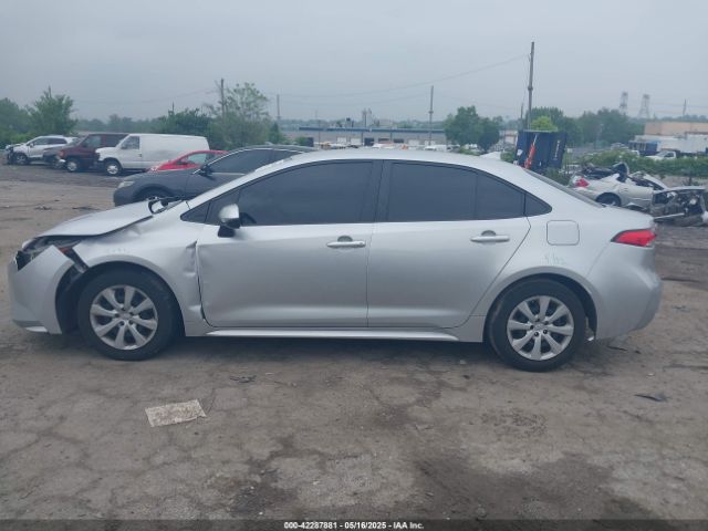 JTDEPMAE5N3014324 Toyota COROLLA LE