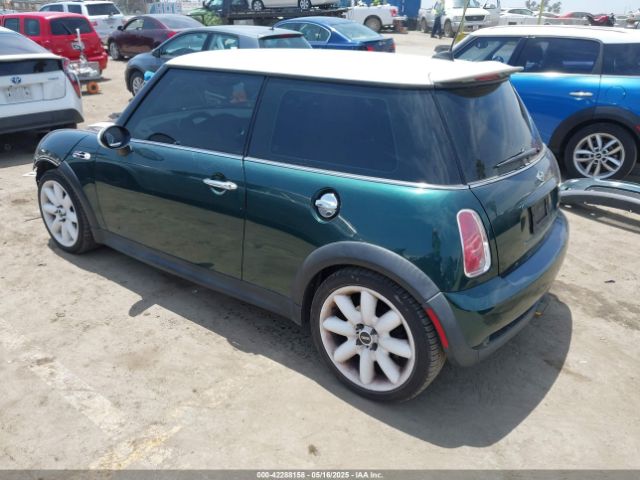 2006 MINI COOPER S WMWRE33586TL15800 Photo 2
