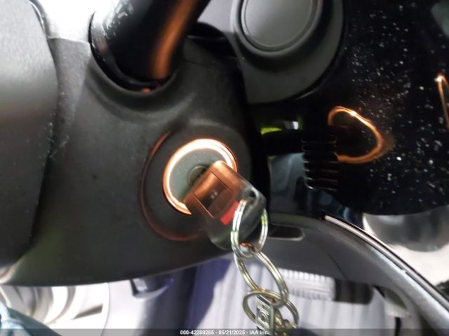 JA4AZ2A34JZ008883 Mitsubishi Outlander Es