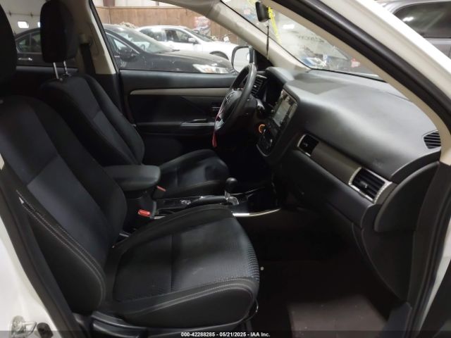 JA4AZ2A34JZ008883 Mitsubishi Outlander Es