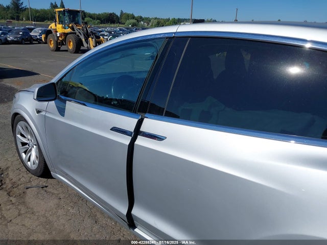 5YJXCBE25GF021479 Tesla MODEL X