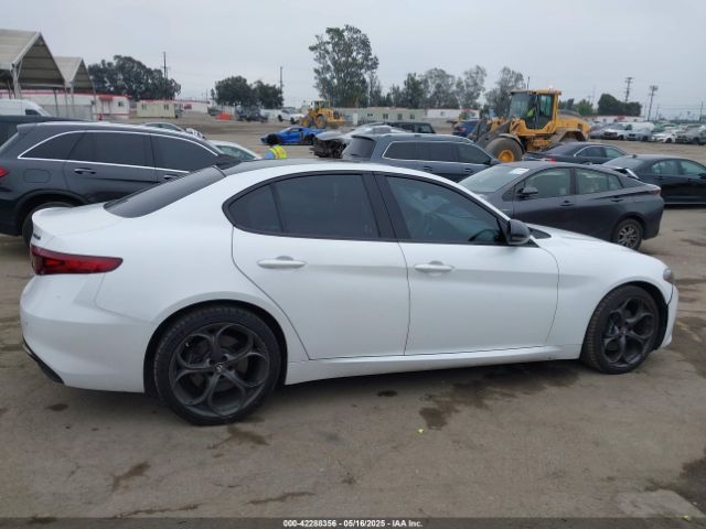 ZARFAEEN8J7596983 Alfa Romeo giulia (952)