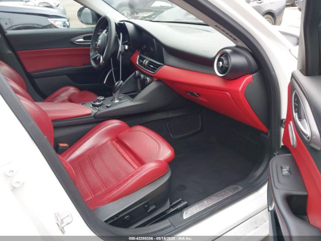 ZARFAEEN8J7596983 Alfa Romeo giulia (952)