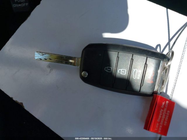 KNAGM4A75F5570168 KIA Optima Lx
