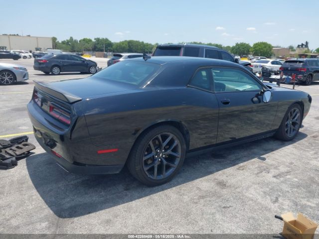 2C3CDZJG3KH503963 Dodge Challenger Gt