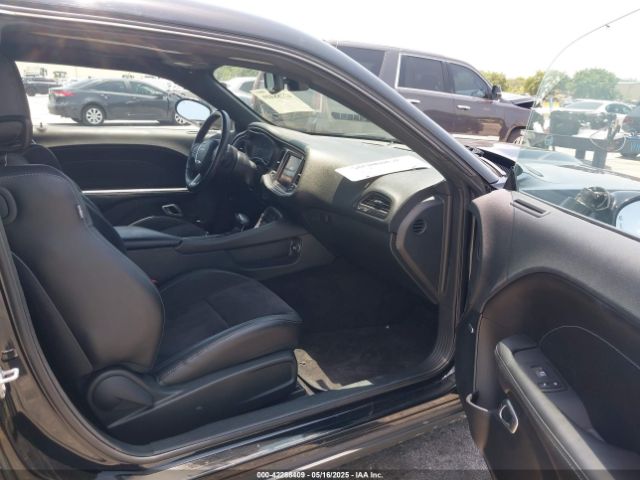 2C3CDZJG3KH503963 Dodge Challenger Gt