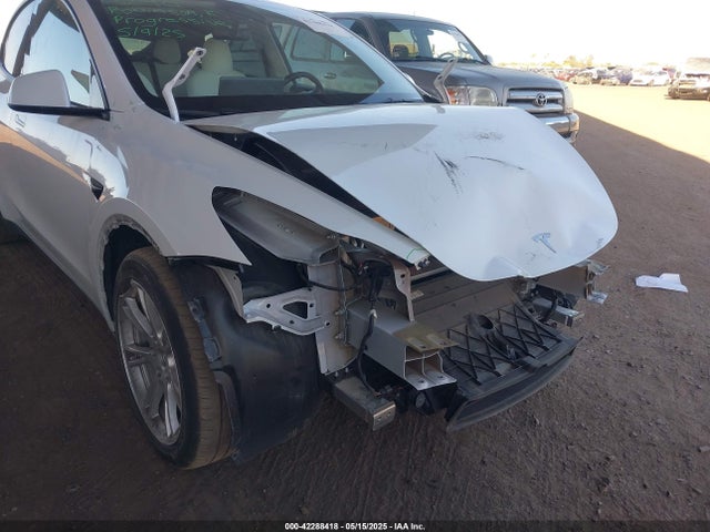 2023 TESLA MODEL Y 7SAYGAEE5PF642138 Photo 5