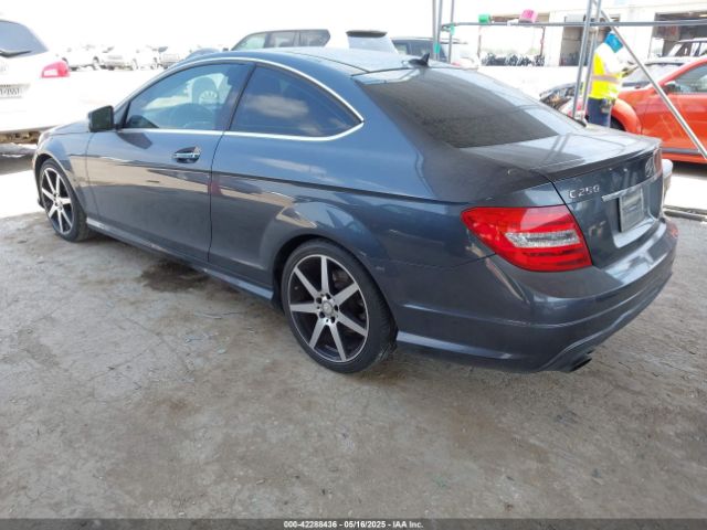 2015 MERCEDES-BENZ C 250 WDDGJ4HBXFG390555 Photo 2
