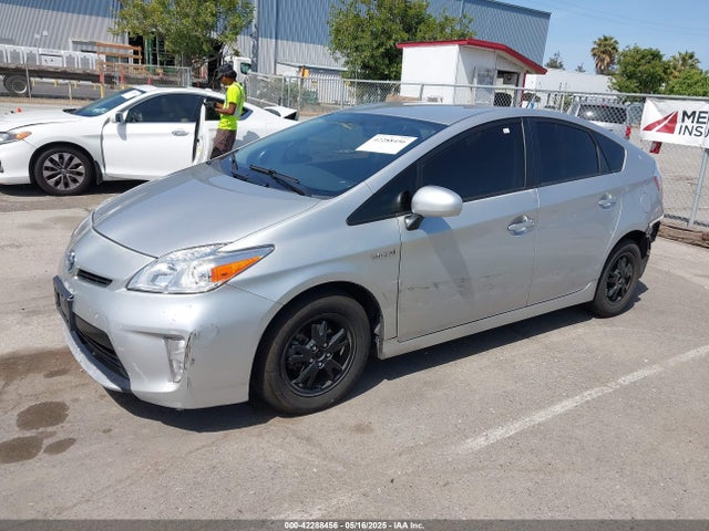 JTDKN3DU4F2003988 Toyota Prius Two