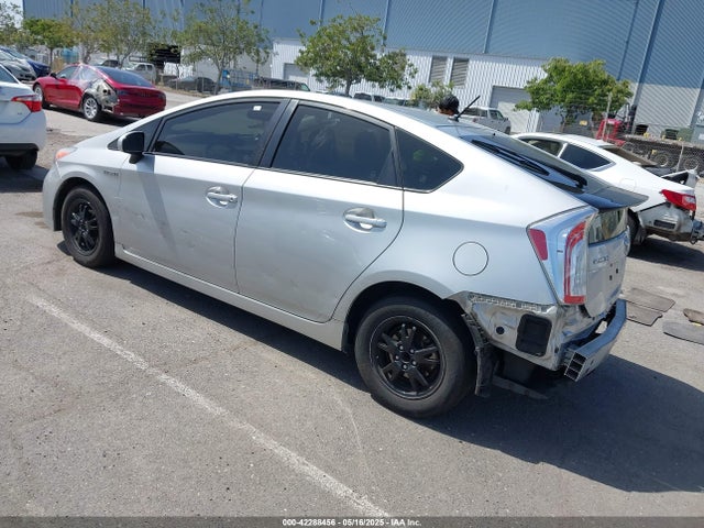 JTDKN3DU4F2003988 Toyota Prius Two
