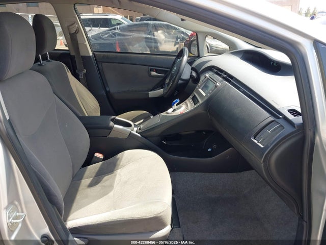 JTDKN3DU4F2003988 Toyota Prius Two