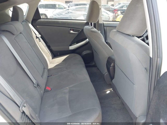 JTDKN3DU4F2003988 Toyota Prius Two