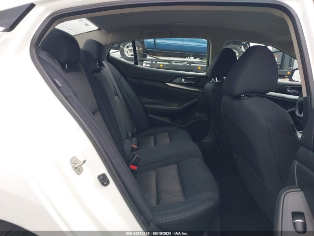 1N4AA6AV9KC360048 Nissan 2019