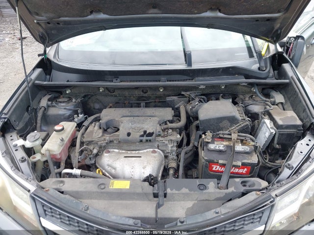 JTMRFREV9FD108990 Toyota Rav4 Xle