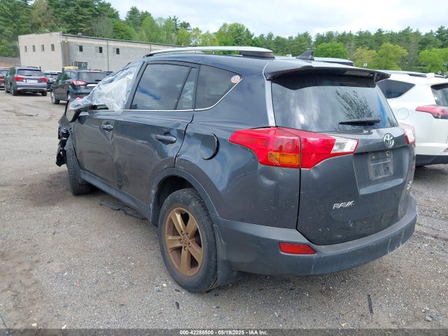JTMRFREV9FD108990 Toyota Rav4 Xle