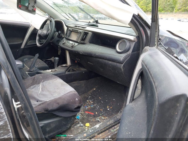 JTMRFREV9FD108990 Toyota Rav4 Xle