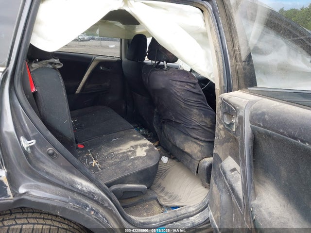 JTMRFREV9FD108990 Toyota Rav4 Xle