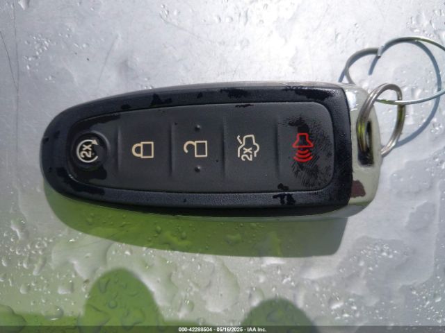 1FMCU0JX6GUC24000 Ford Escape Titanium