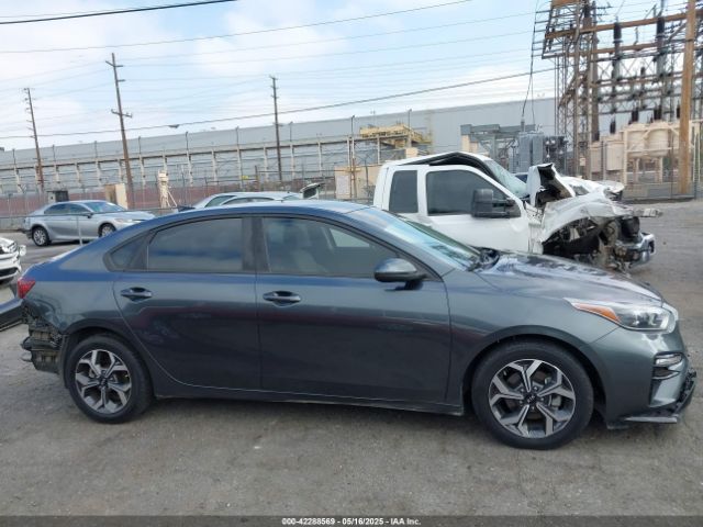 3KPF24AD8LE177646 KIA Forte Lxs