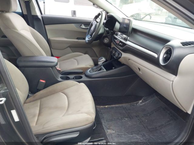 3KPF24AD8LE177646 KIA Forte Lxs