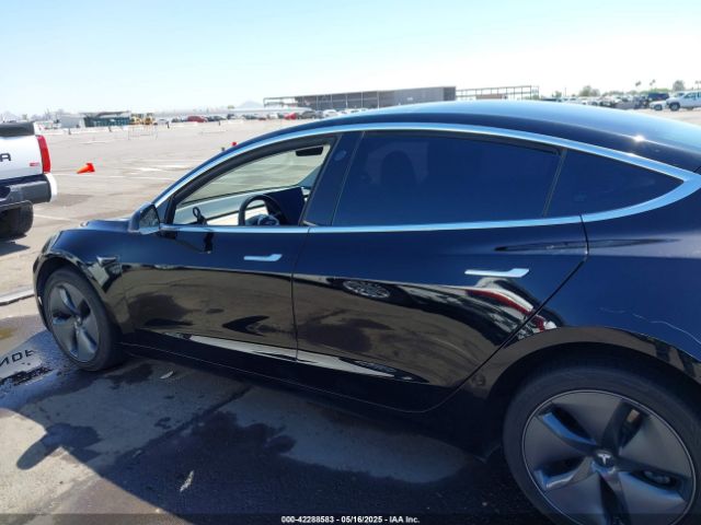 5YJ3E1EA8KF395684 Tesla MODEL 3